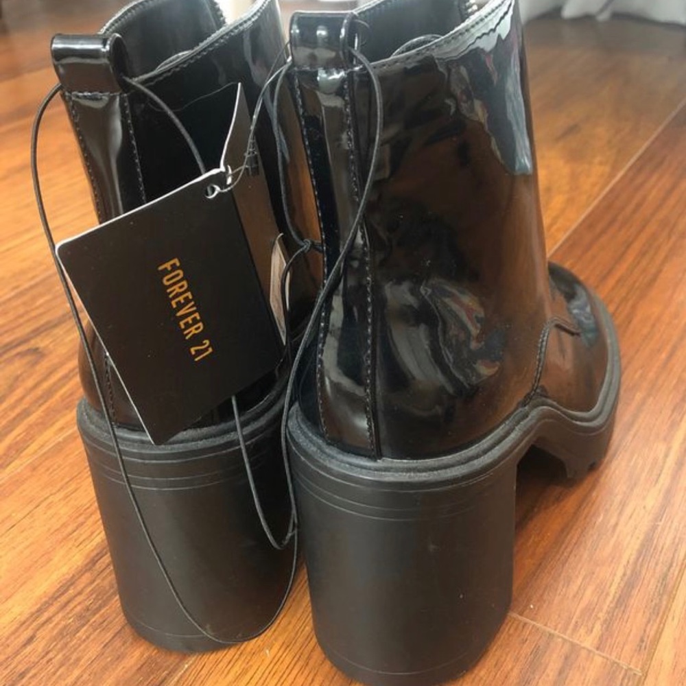 Forever 21 Boots heel zip up patent leather size 6